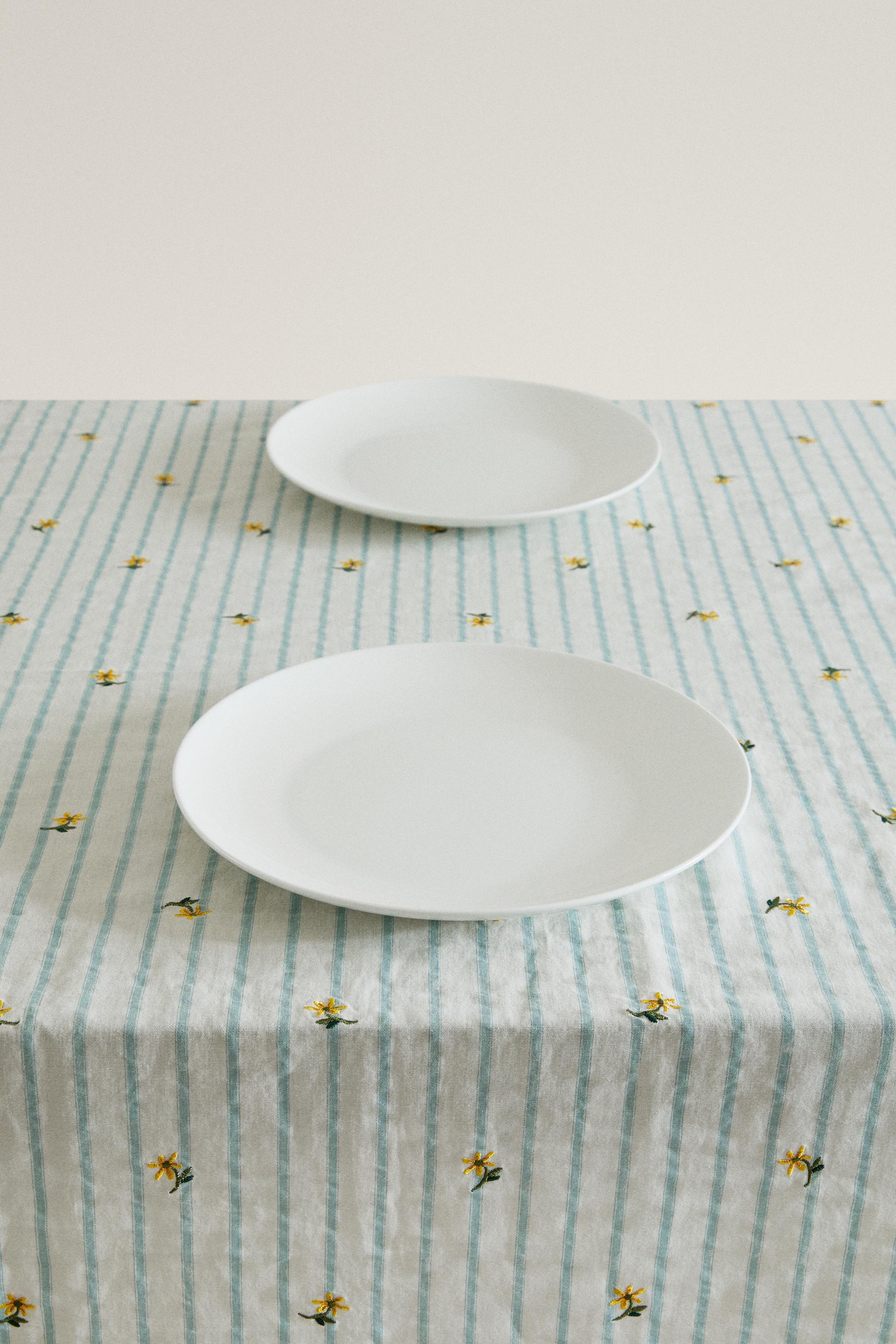 NAPPE RAYURES BRODERIE FLORALE